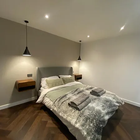 The Retreat, Luxury Studio Apartment In Bath With Parking Exterior photo
