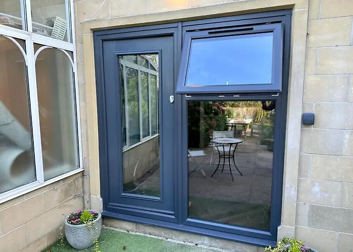 The Retreat, Luxury Studio Apartment In Bath With Parking